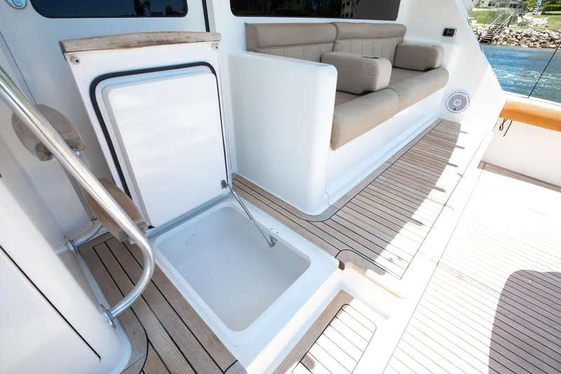 Mezzo II Yacht Photos Pics 