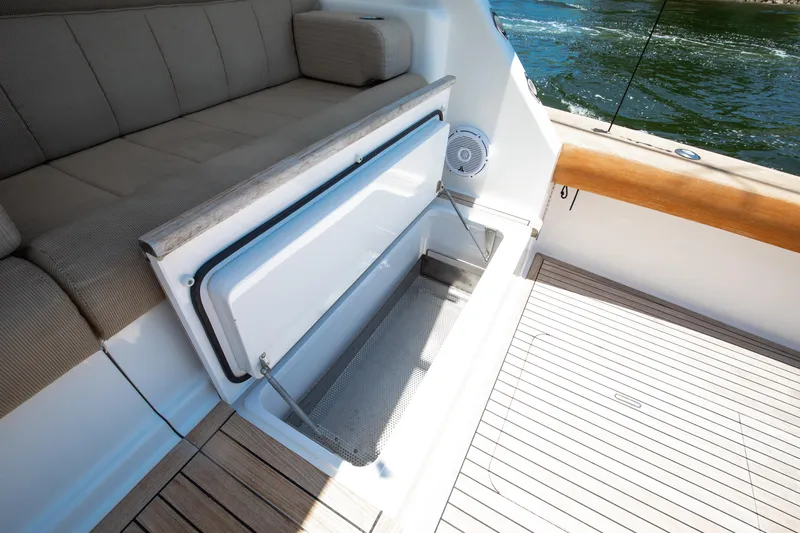 Mezzo II Yacht Photos Pics 