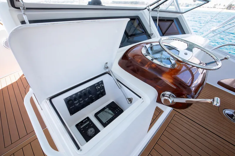 Mezzo II Yacht Photos Pics 