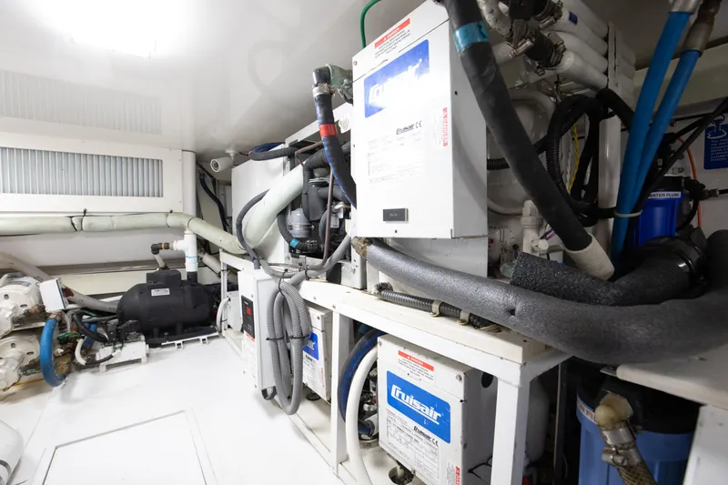 Mezzo II Yacht Photos Pics 