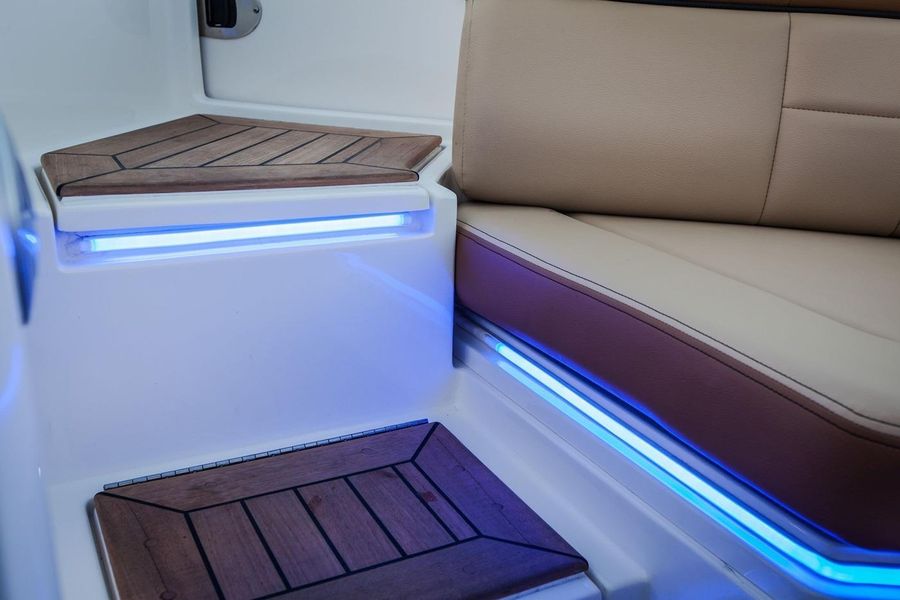 2016 Sea Ray 350 SLX
