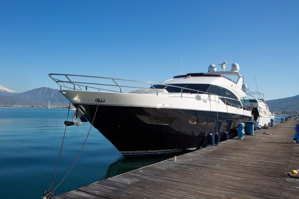 2013 Princess 83 
