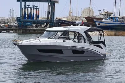 2025 Beneteau Antares 9 OB