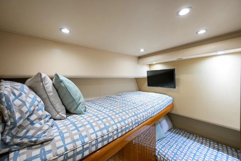 Day Sea Yacht Photos Pics 2008 Viking 54 Convertible - Stateroom