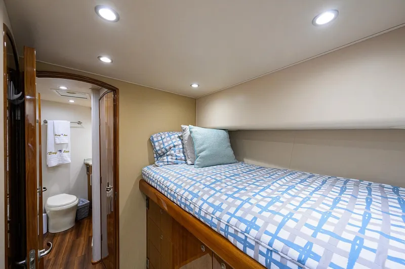 Day Sea Yacht Photos Pics 2008 Viking 54 Convertible - Stateroom