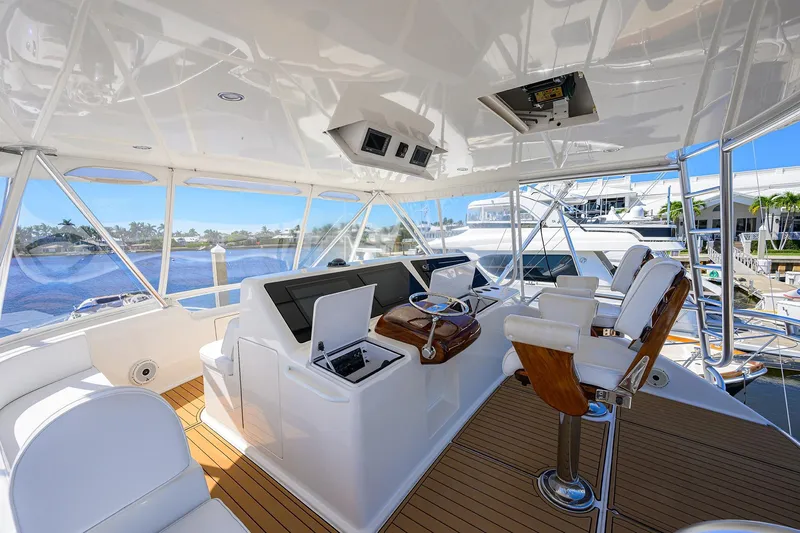 Day Sea Yacht Photos Pics 2008 Viking 54 Convertible - Flybridge, Helm Seating and Electronics