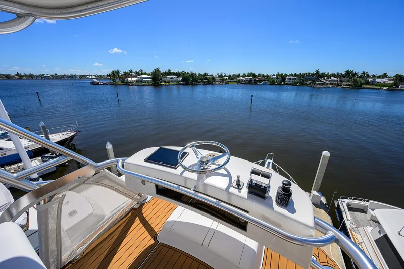 Day Sea Yacht Photos Pics 2008 Viking 54 Convertible - Tower Controls