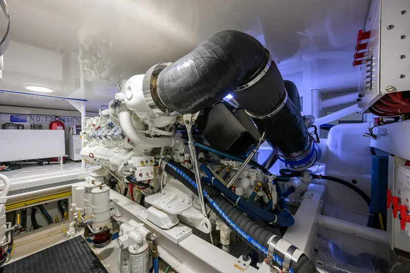 Day Sea Yacht Photos Pics 2008 Viking 54 Convertible - Engine Room