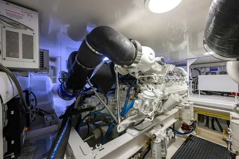 Day Sea Yacht Photos Pics 2008 Viking 54 Convertible - Engine Room