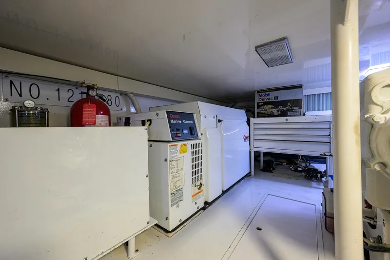 Day Sea Yacht Photos Pics 2008 Viking 54 Convertible - Engine Room