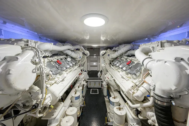 Day Sea Yacht Photos Pics 2008 Viking 54 Convertible - Engine Room