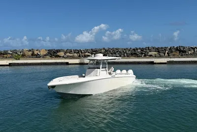 Fountain 34 Center Console