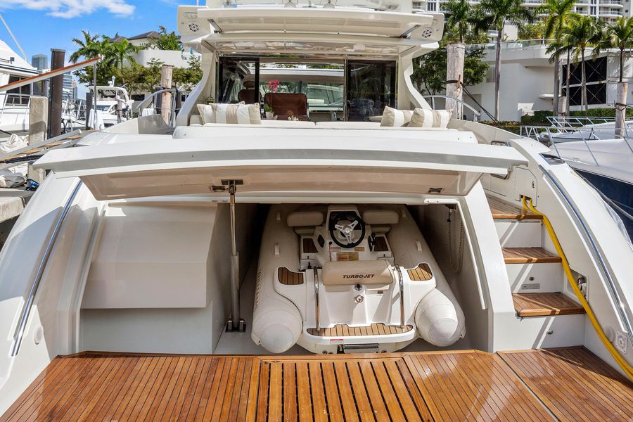 2009 Azimut 68S