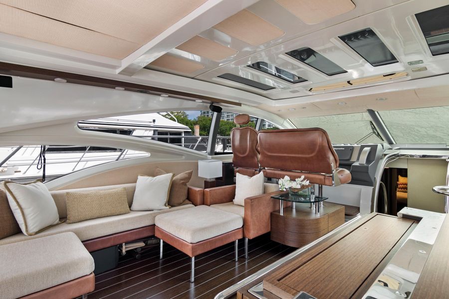 2009 Azimut 68S