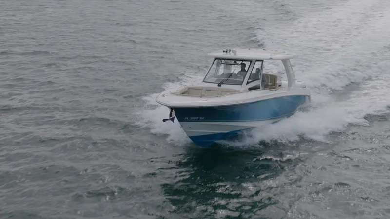 350 Realm Yacht Photos Pics 