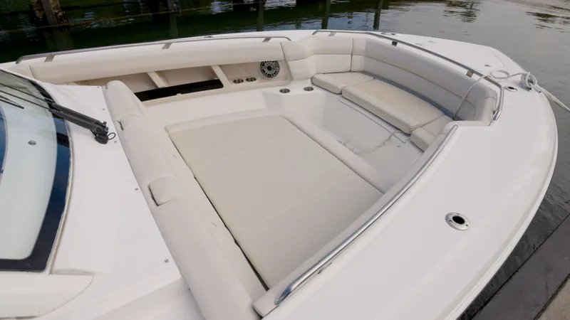 350 Realm Yacht Photos Pics 