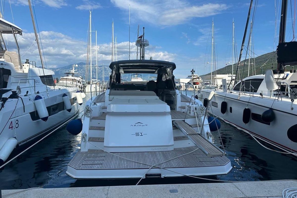 2023 Azimut 53 