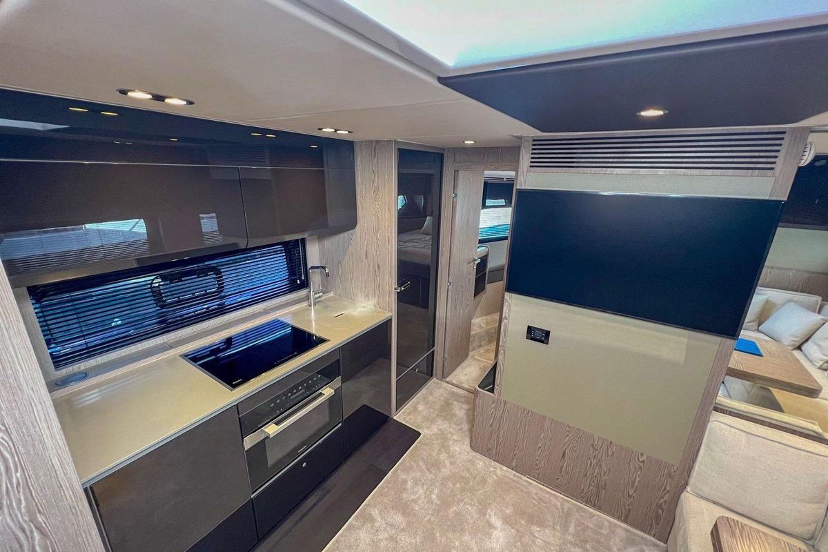 2023 Azimut 53 