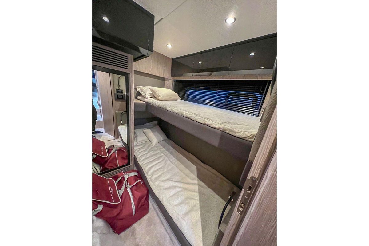 2023 Azimut 53 