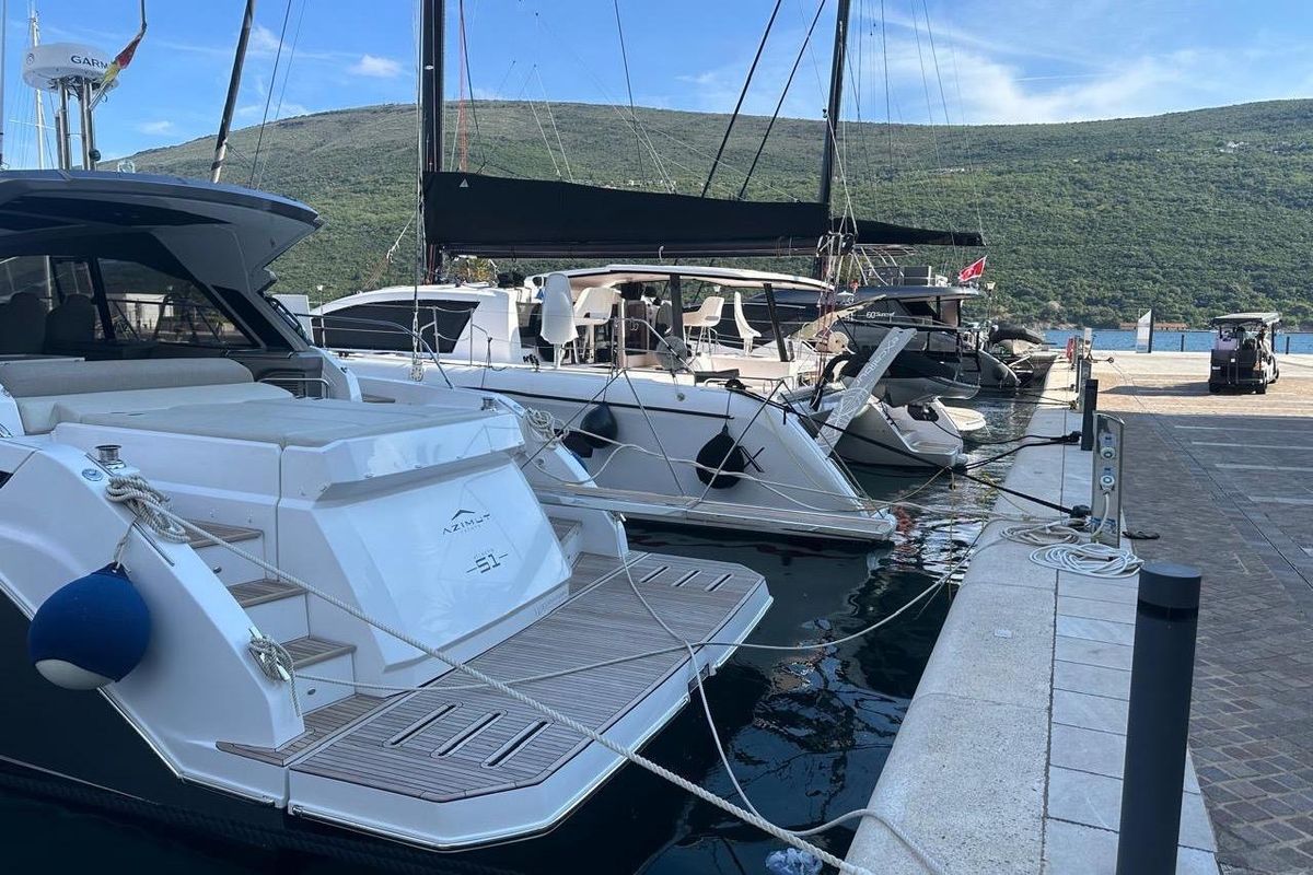 2023 Azimut 53 