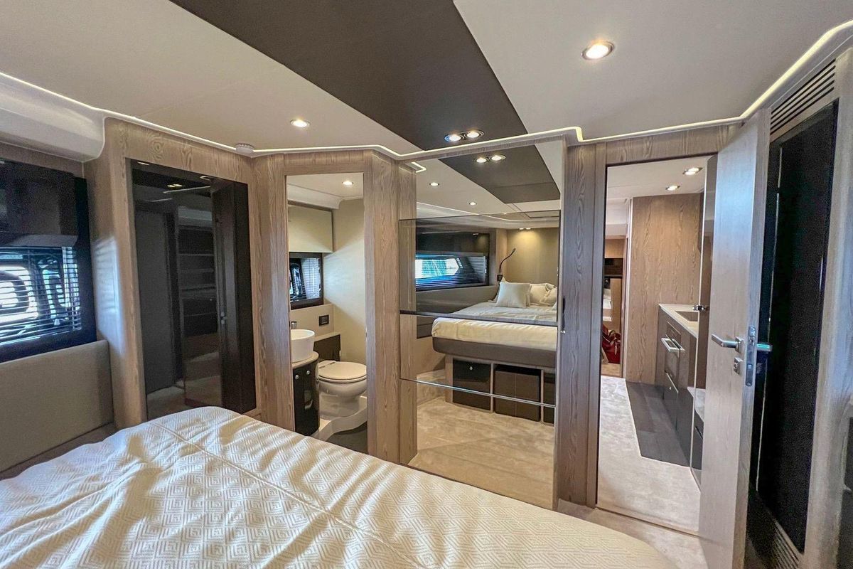2023 Azimut 53 