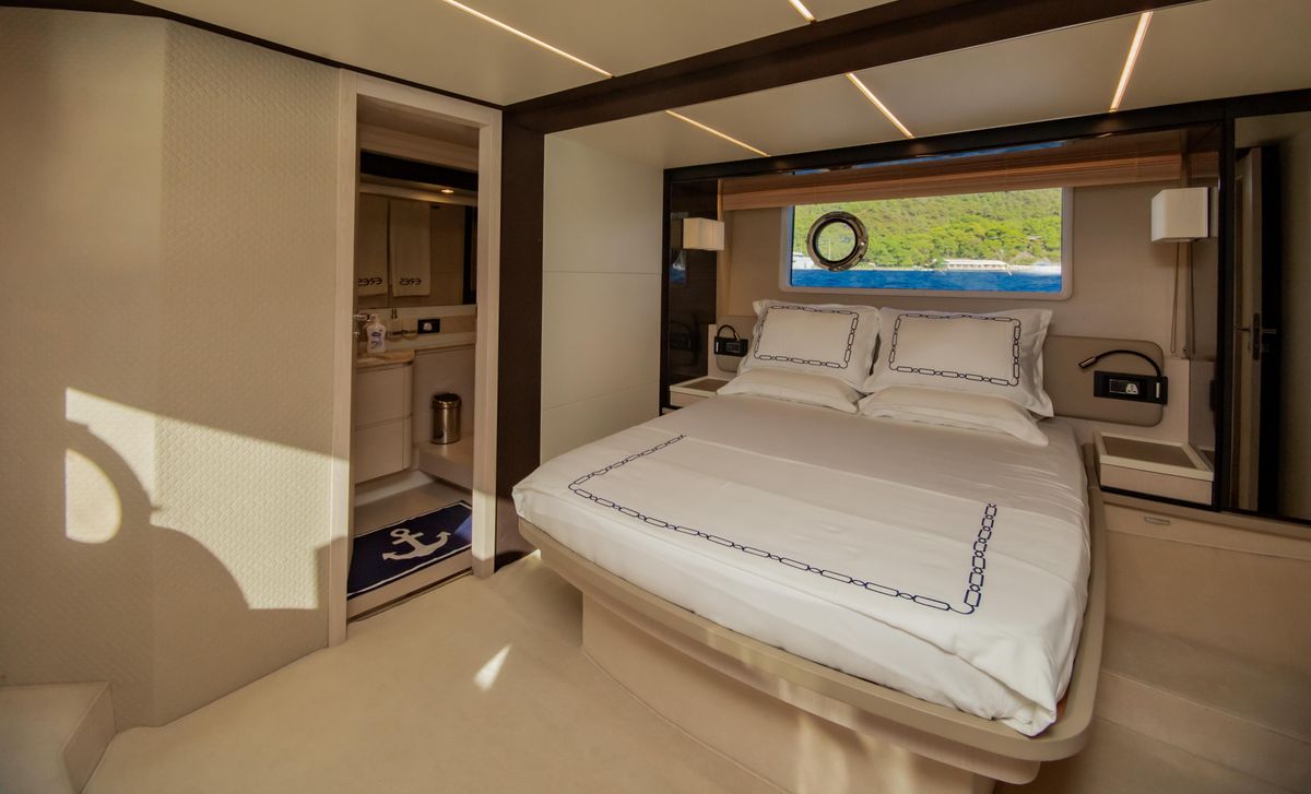 2017 Azimut 68 