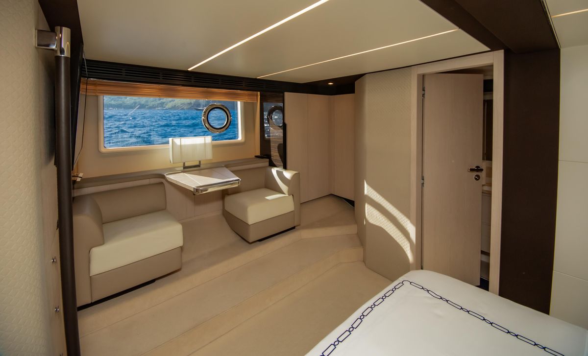2017 Azimut 68 