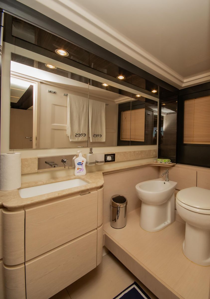 2017 Azimut 68 