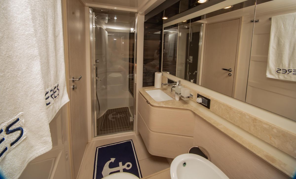 2017 Azimut 68 
