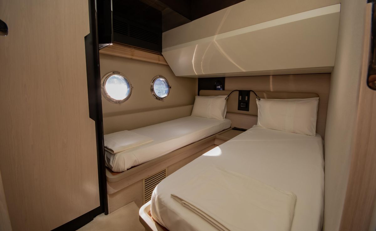 2017 Azimut 68 