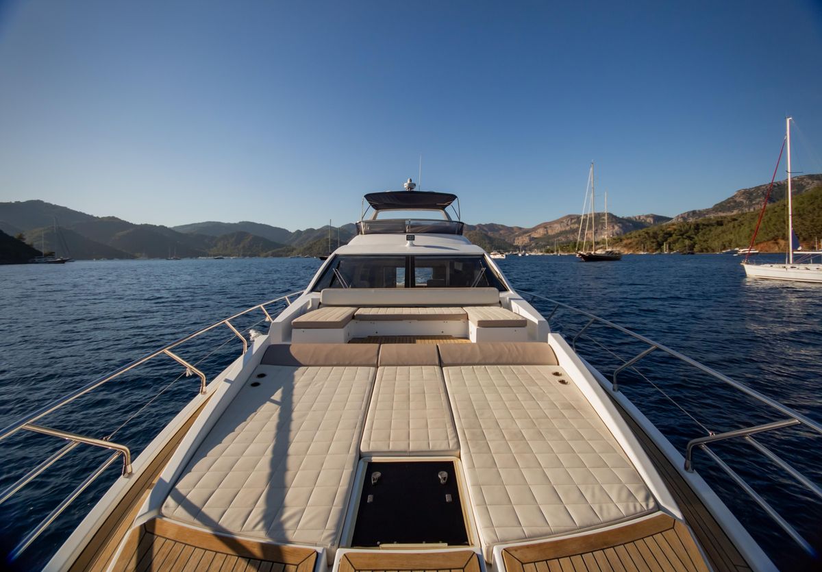 2017 Azimut 68 