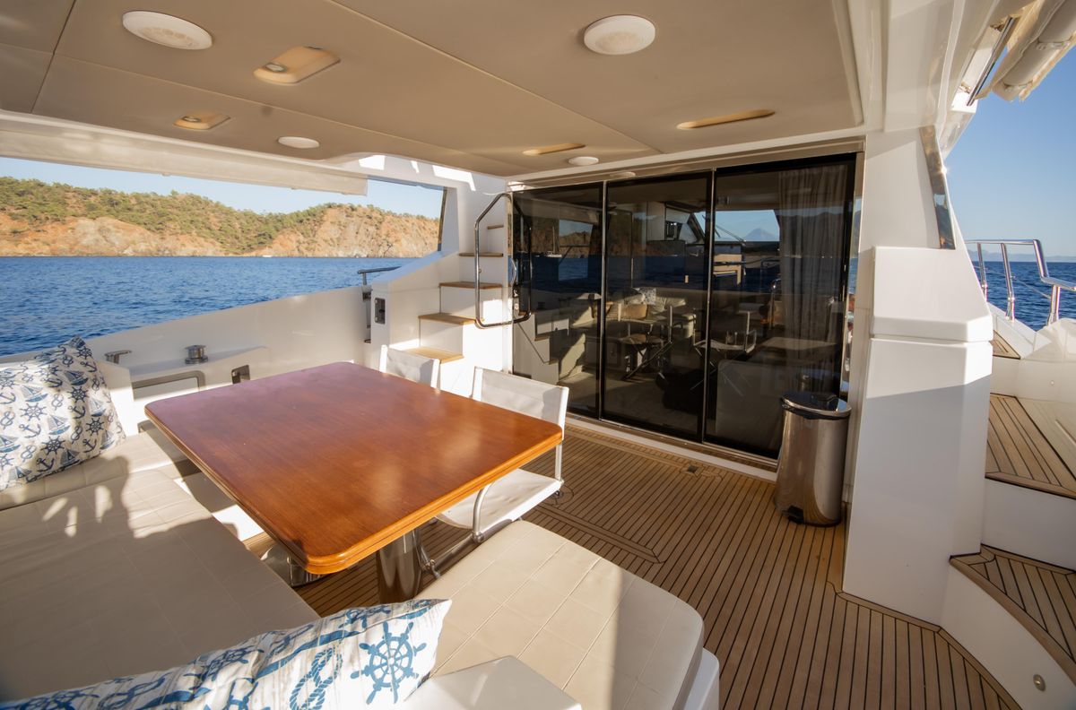 2017 Azimut 68 