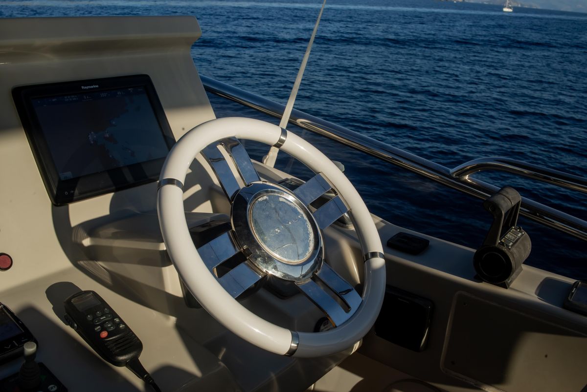 2017 Azimut 68 