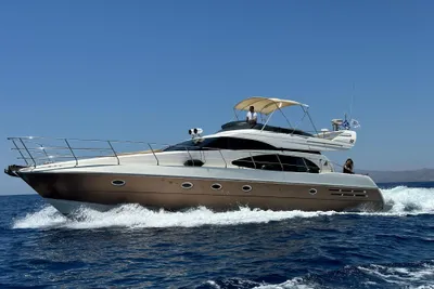 2001 Azimut 58