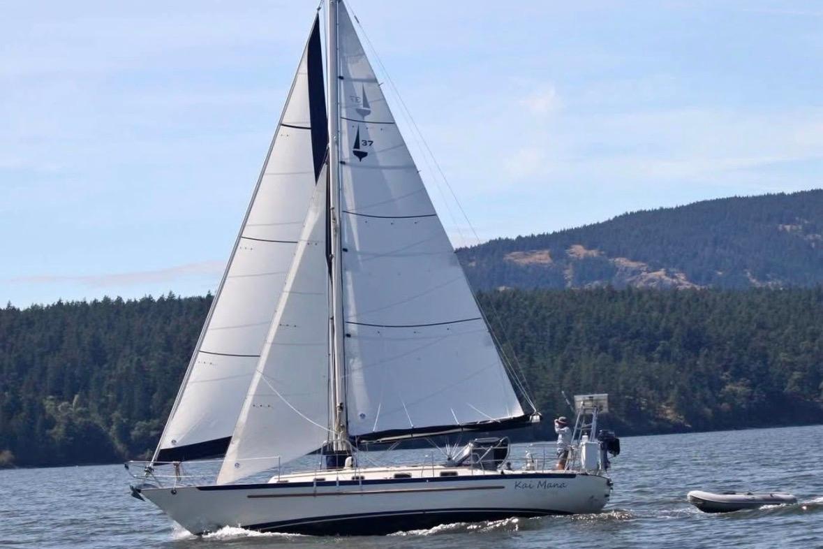 Pacific Seacraft 37