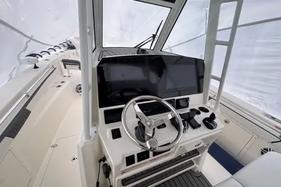 Cobia 305 Center Console