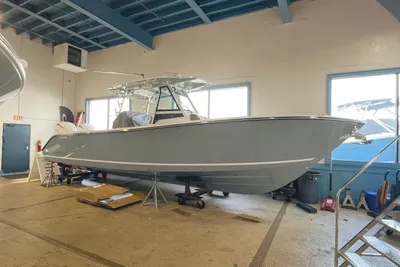Cobia 305 Center Console