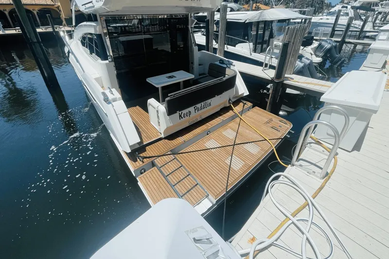 Keep Paddlin' Yacht Photos Pics 