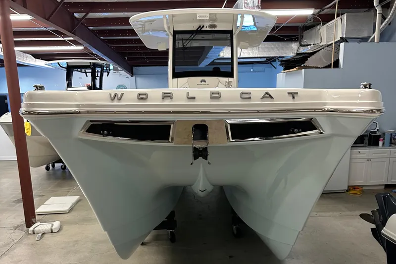 Wcn 55877 280ccx Yacht Photos Pics 2025 World Cat 280 CCX boat in a warehouse, front view.