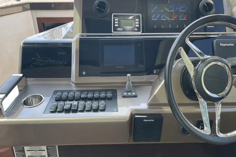 Keep Paddlin' Yacht Photos Pics 