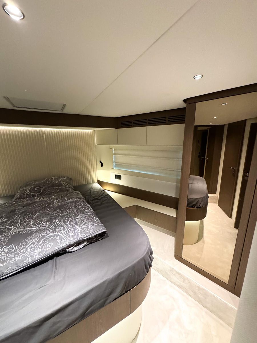 2023 Azimut 66 