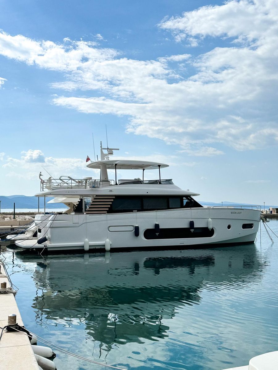 2023 Azimut 66 