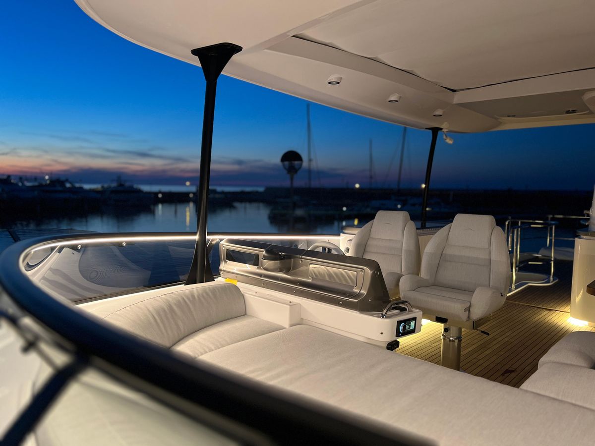 2023 Azimut 66 