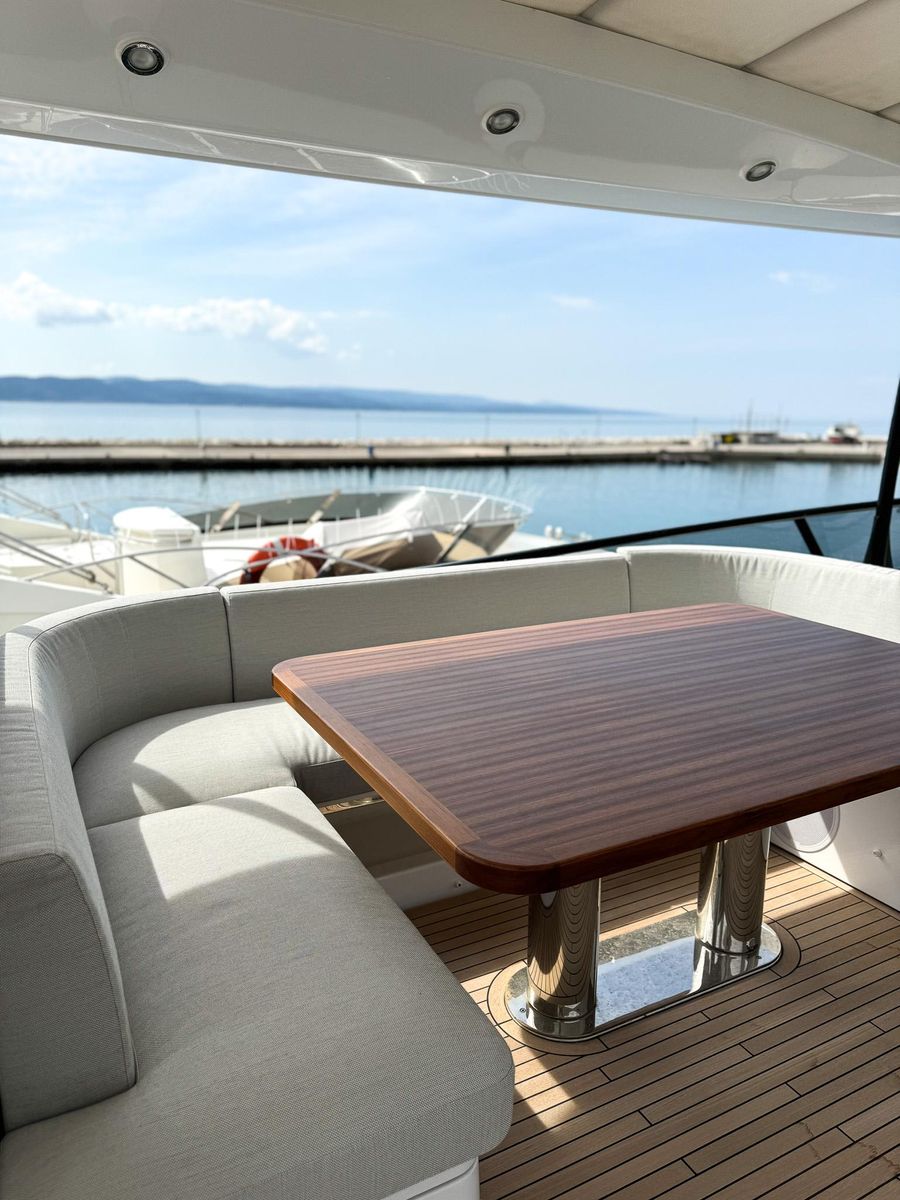 2023 Azimut 66 