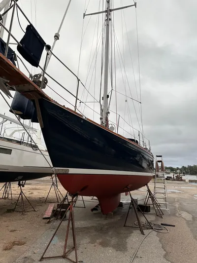 Boundless Yacht Photos Pics 