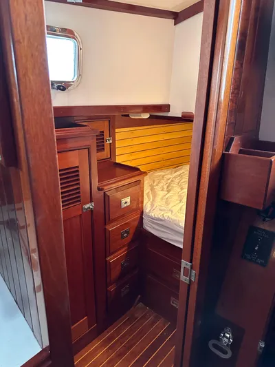 Boundless Yacht Photos Pics 