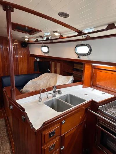 Boundless Yacht Photos Pics 