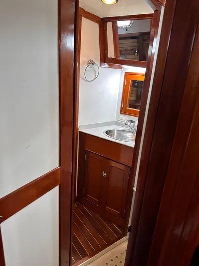 Boundless Yacht Photos Pics 