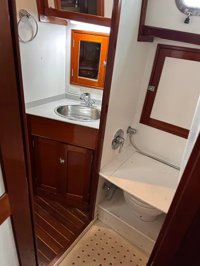 Boundless Yacht Photos Pics 