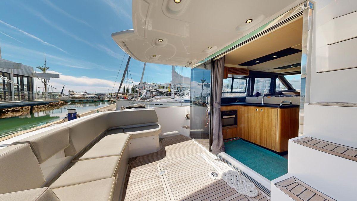 2020 Azimut 43 